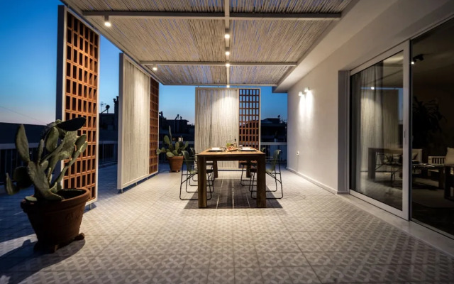 Sea View Beach Penthouse – Athens Coast