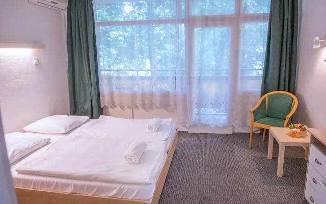CE Napfény Hotel