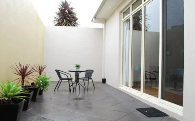 Courtyard Complex Serviced Apartments