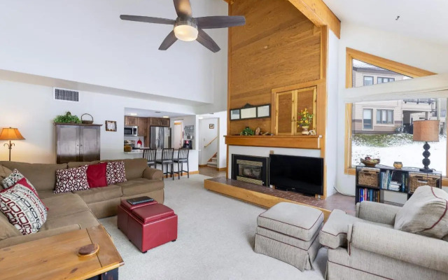 1610 Quicksilver Condo
