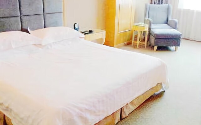 Huangmei Royal Hotel