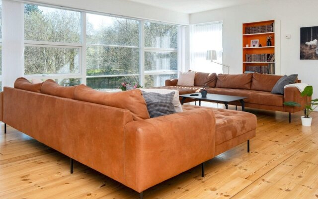 Gorgeous Holiday Home in Ebeltoft with Hot Tub