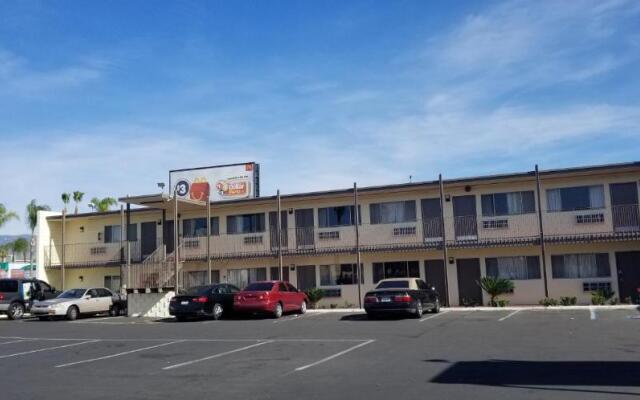 Inland Inn & Suites