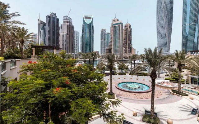 Elegant 3BR in Dubai Marina With Scenic Views!