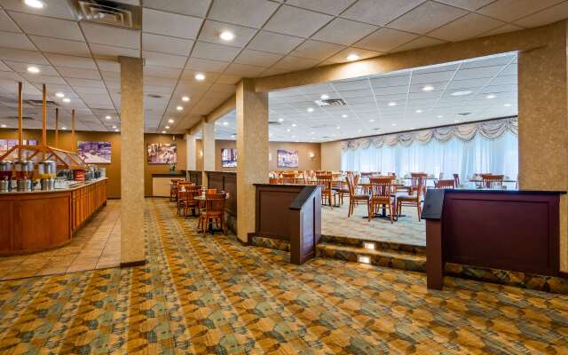 Best Western Plus Chicago Hillside