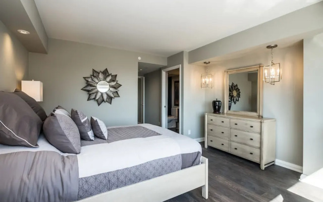 QuickStay - Premium 2bdrm in Yorkville (Yonge & Bloor)