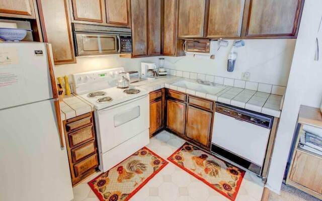 Sherwin Villas #63 - Private Deck & Near Lakes