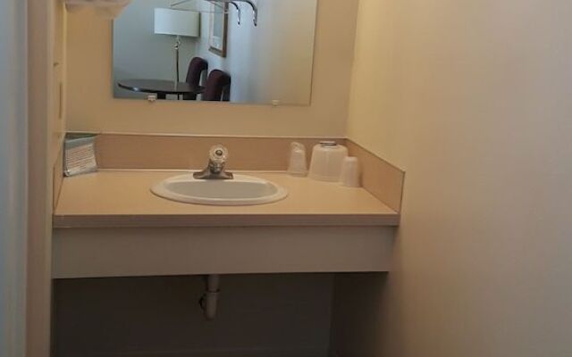 Amber Inn Motel