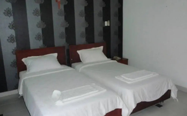 Green Hotel District 7