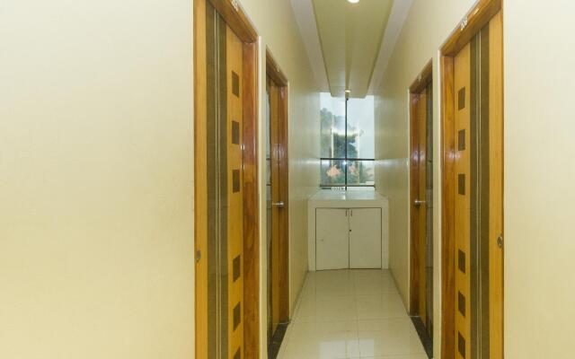 OYO Flagship 18893 Hotel Shweta