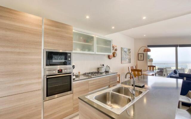 Apartment with pool-Hosted by Sweetstay