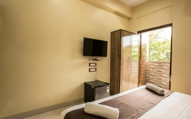 Hotel Apsara Near JJ Hospital