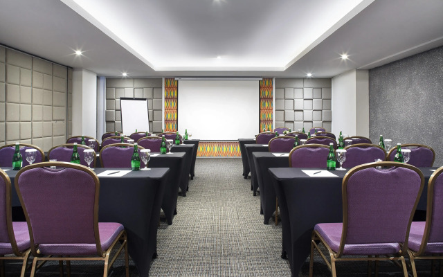 Jambuluwuk Oceano Seminyak Hotel