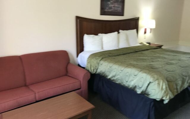 Clairmont Inn & Suites Warren