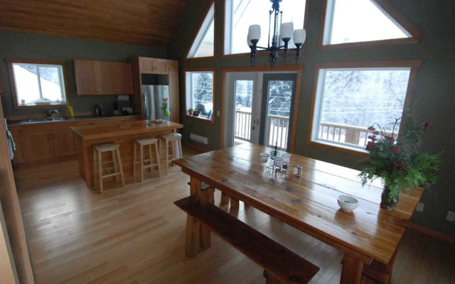 Stoke Cabin by Revelstoke Vacations
