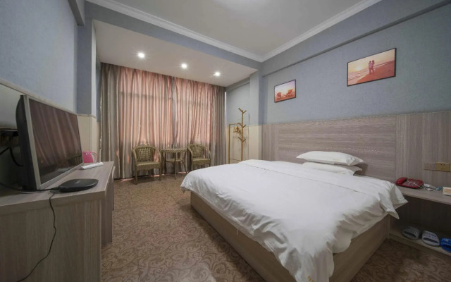 Sunshine Holiday Hotel