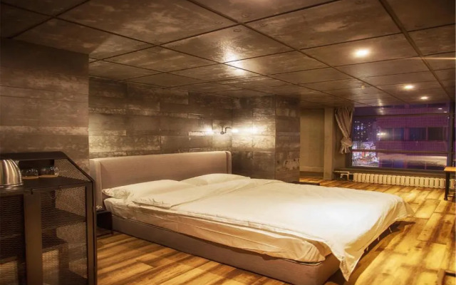 Lanzhou Pandora Art Hotel