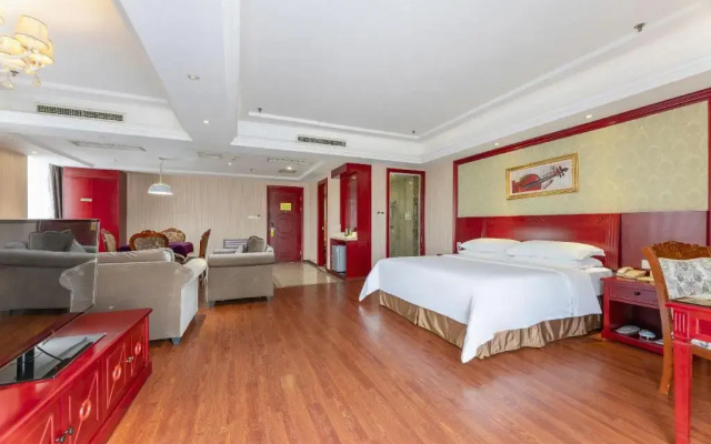 Vienna Hotel Chongqing Changshengqiao Subway Station Branch
