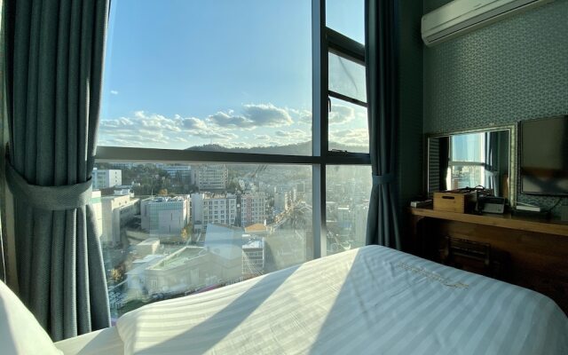 Myeongdong Merlin Hotel