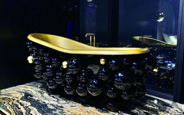 Apartments in Sky Tower with Bathtub near the window