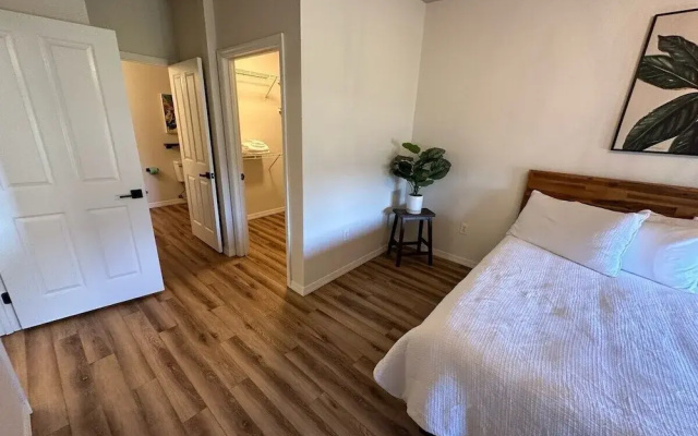 Upgraded! Quiet Southern Dunes Condo