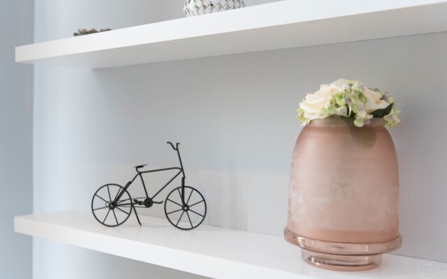 White Room Apartment