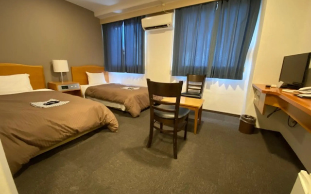 Hotel New Yutaka – Guest Rooms – Izumisano