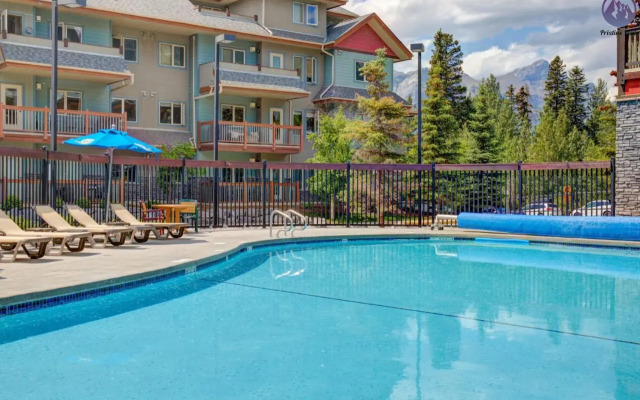 Modern Nordic 2 Bedroom Mountain View Condo