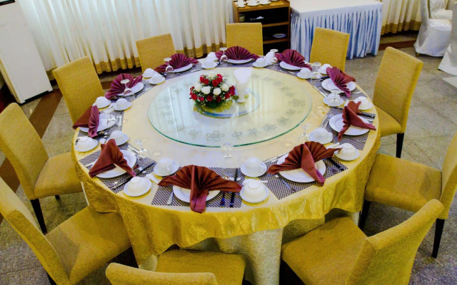 City Golf Resort Hotel