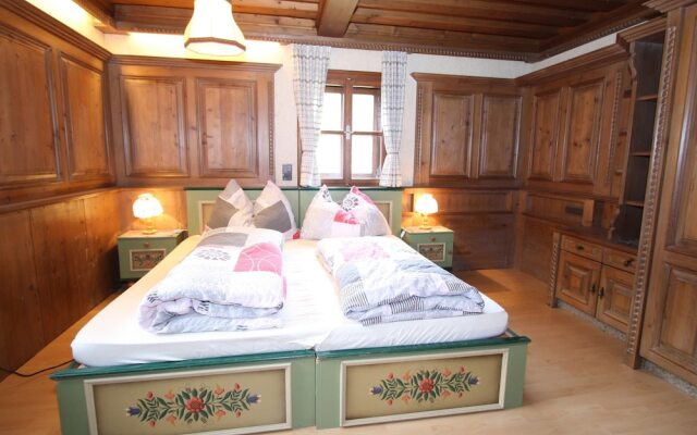 Sprawling Mansion near Ski Area in Salzburg