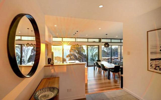 Freycinet Coastal Retreat