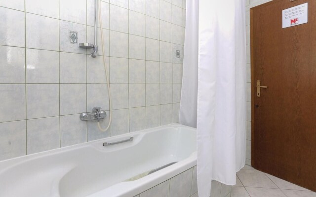 Awesome Home in Podstrana With Wifi and 1 Bedrooms