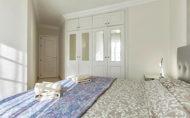 Apartment in area Del Duque with spacious terrace