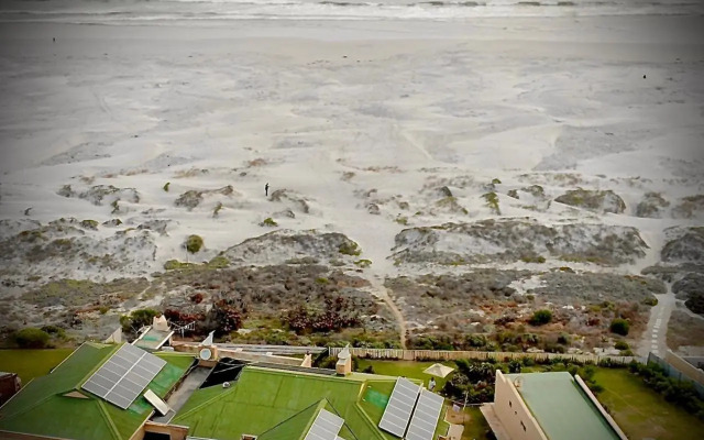 14 Penguin Place, Melkbosstrand