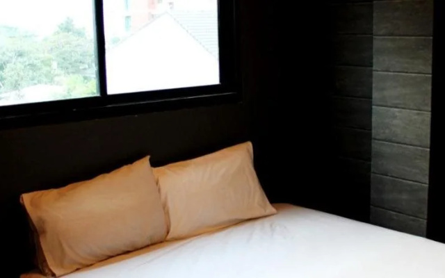 Rod Fai Fah Apartment