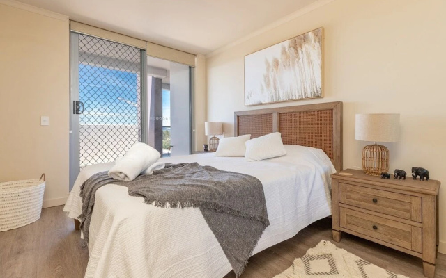 The Crest Penthouse 902