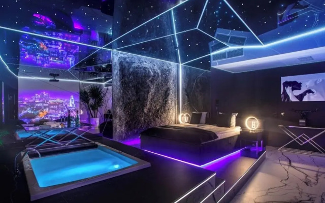 Apartments in Sky Tower with Bathtub near the window