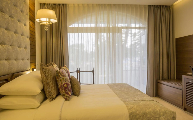 Acron Waterfront Resort – Guest Rooms – Baga