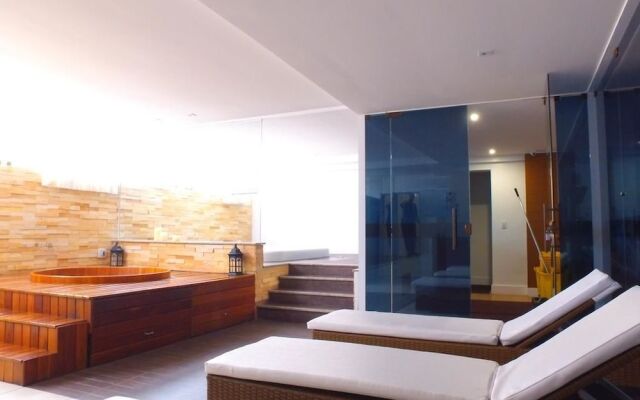 Cobertura Beira-Mar c/ Piscina Privativa – Barra Bali 417
