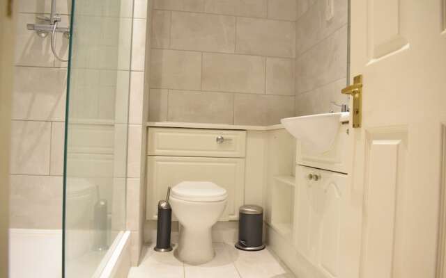Modern 1 Bedroom Apartment Near London Bridge