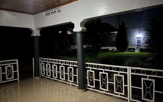 Charming 5-bed House in Kigali