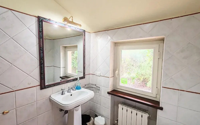 Farmhouse in Giano Dell'umbria with Hot Tub, Swimming Pool