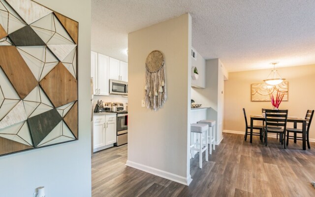 CP-514: Luxury Clearwater Apartment