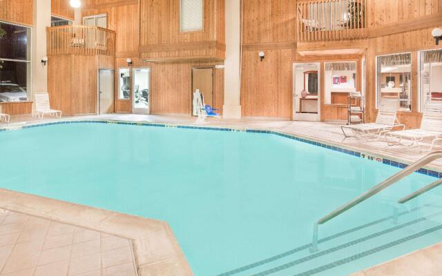 Quality Inn & Suites Willows