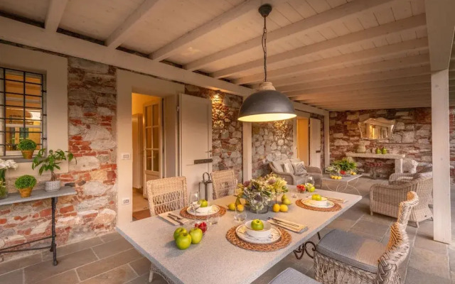 Egidio City Farmhouse