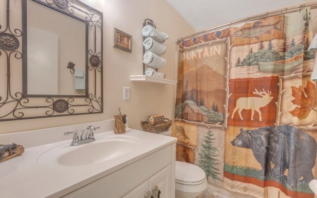 Thirsty Bear Den - Relaxing Pet Friendly Cabin In Gatlinburg 3 Bedroom Home by Redawning