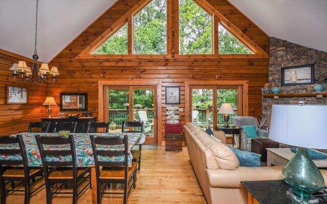 Pinehaus Chalet 4 Bedroom House