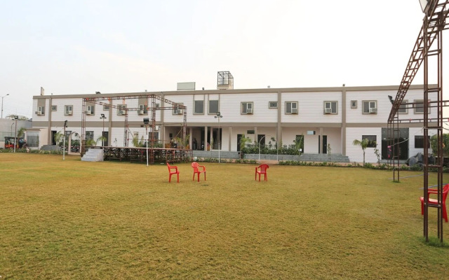 OYO 27686 Hotel Chandra Garden