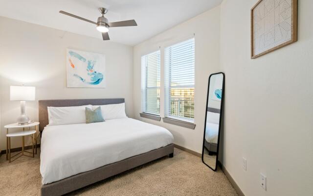 Arlington | Artistic 2BD/2BA Apartment