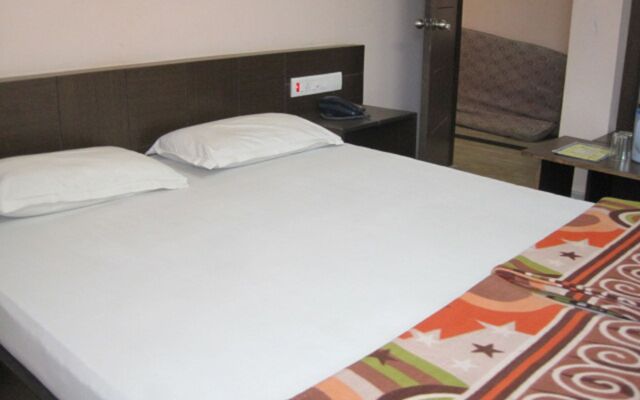 Hotel Arya Palace